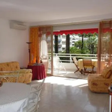 Apartman One Bedroom In Walking Distance From The Beaches And Shopping Of 878 *