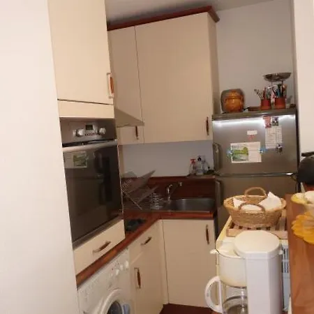 Apartman One Bedroom In Walking Distance From The Beaches And Shopping Of 878 *